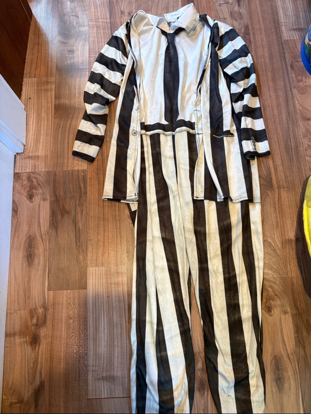 Beetlejuice Boys bodysuit size M